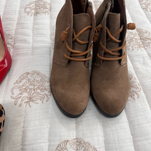 Sherry booties - Picture 2 of 4